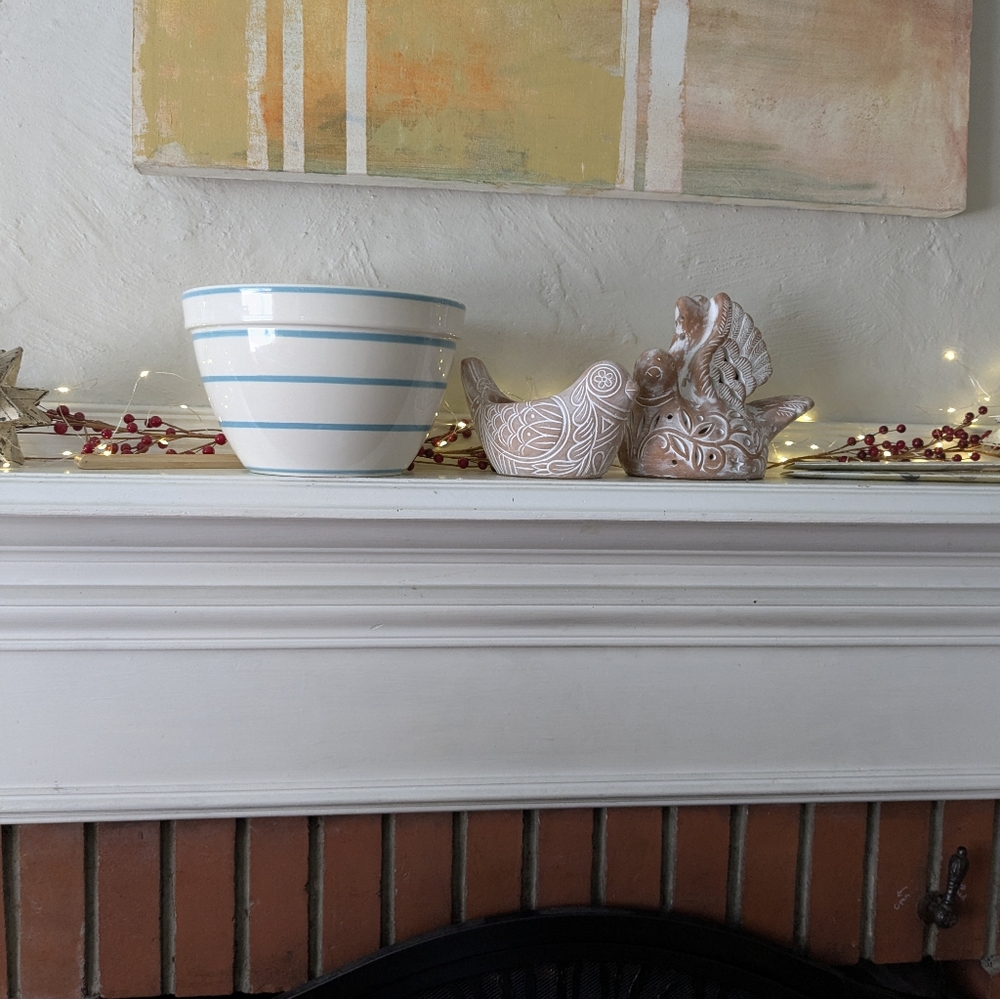 Crate & Barrel Bowl Serveware Or Decor - Ivory With Turquoise Stripes